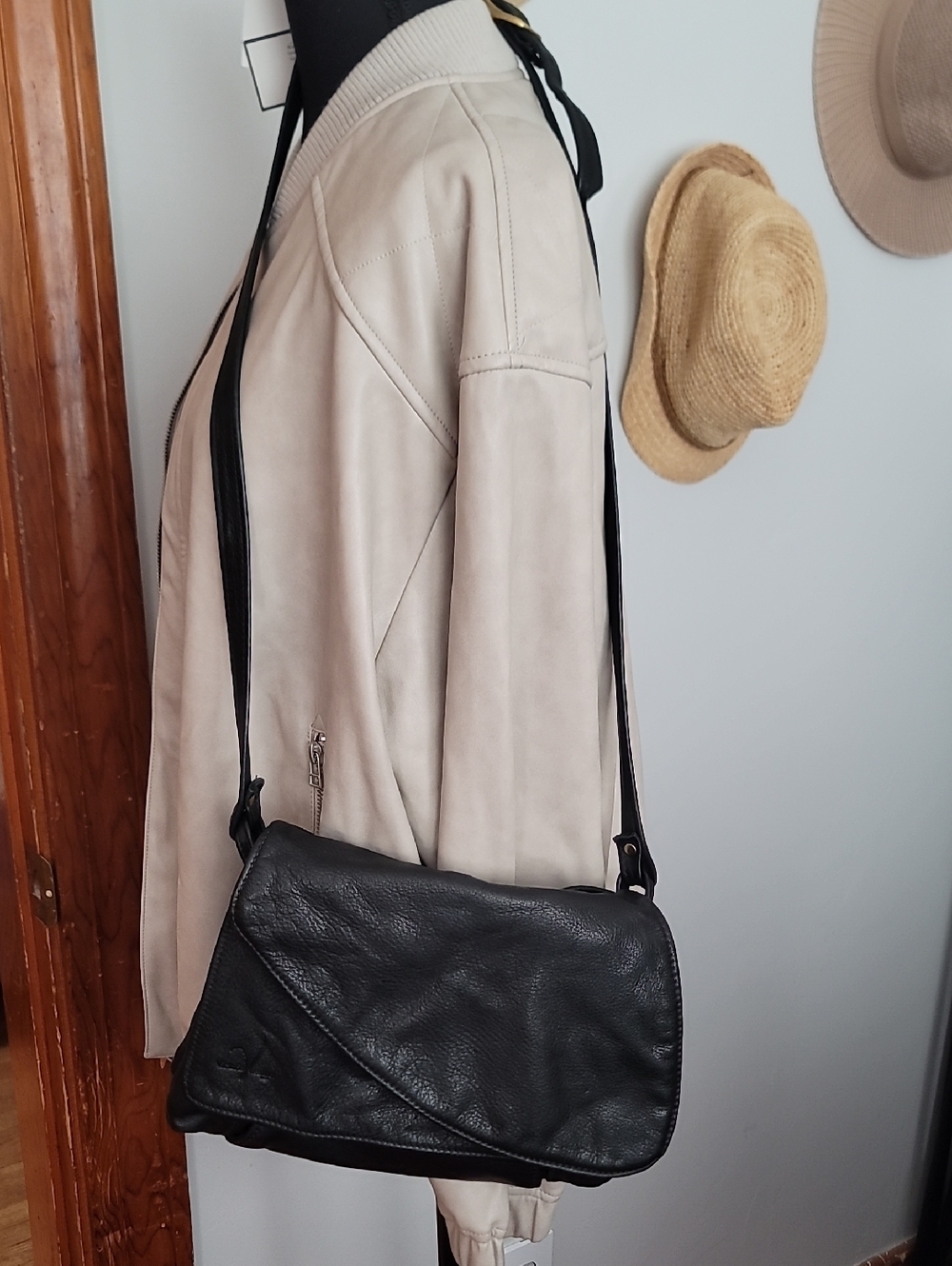 Victoria Leather Co. The Original Women's Black Leather Crossbody Bag